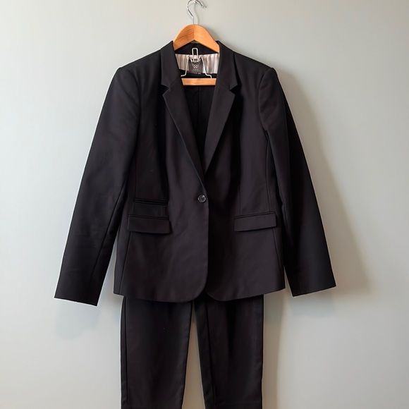 Vince Camuto Pants - VINCE CAMUTO black pant suit